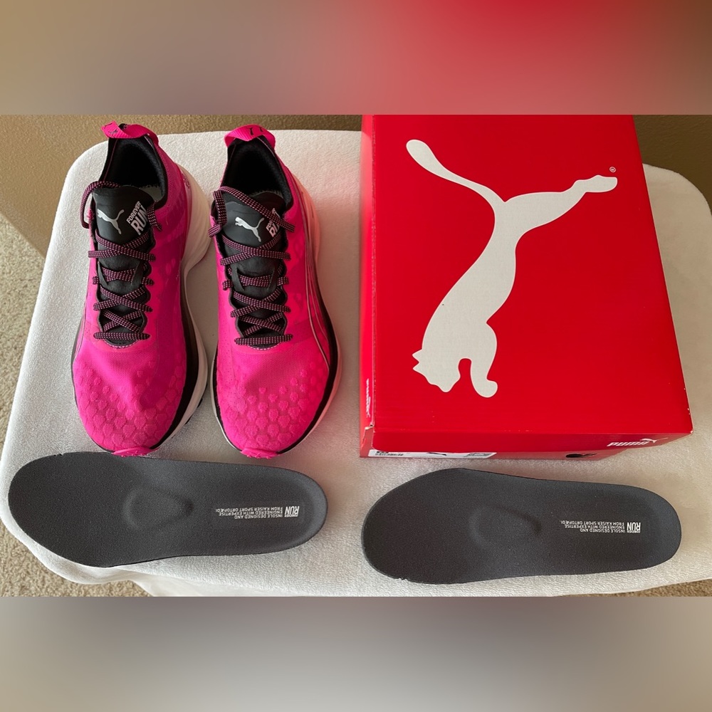 Puma Forever Run Nitro EUC women’s size 8.5. They have 5 miles on them.